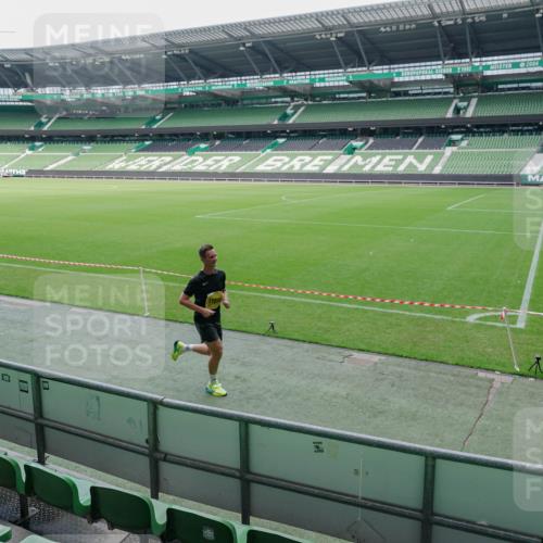 13.09.2026 - 21. swb-Marathon Bremen Michael Burmester http://msf.ph/oto/10488306 13.09.2026 10:21:25 Laufen im Stadion 10244, 10261, 10262, 10818, 10961, 10994, 11067, 11068, 11083, 11142, 11176, 11418, 11512, 11619, 11738, 11854, 11916, 11944, 11964, 12289, 12324, 12358, 12413, 12456, 12513, 12520, 12540, 13505, 13514, 13535, 13540, 13548, 13551, 13558, 13559, 13560, 13568, 13575, 13583, 13588, 13590, 13601, 13605, 13606, 13608, 13610, 13619, 13633, 13636, 13637, 12457, 12458, 13504, 13510, 13517, 13522, 13533, 13536, 13542, 13543, 13554, 13561, 13564, 13579, 13623 meine-sportfotos.de