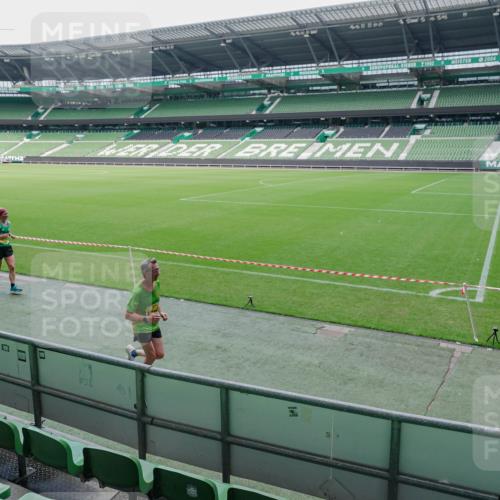 13.09.2026 - 21. swb-Marathon Bremen Michael Burmester http://msf.ph/oto/10488314 13.09.2026 10:21:50 Laufen im Stadion 10244, 10261, 10262, 10302, 10818, 10926, 10961, 11067, 11068, 11083, 11142, 11338, 11454, 11619, 11738, 11854, 11916, 11944, 11964, 12003, 12289, 12324, 12456, 12513, 12520, 12538, 12540, 13507, 13514, 13535, 13539, 13548, 13551, 13553, 13559, 13568, 13575, 13583, 13584, 13587, 13590, 13606, 13608, 13619, 13636, 13637, 11481, 11652, 12457, 12458, 13504, 13522, 13533, 13534, 13536, 13543, 13550, 13554, 13561, 13564 meine-sportfotos.de