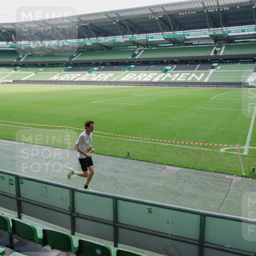 13.09.2026 - 21. swb-Marathon Bremen Michael Burmester http://msf.ph/oto/10488326 13.09.2026 10:22:18 Laufen im Stadion 10244, 10302, 10441, 10575, 10926, 10961, 11083, 11127, 11142, 11227, 11338, 11454, 11619, 11738, 11854, 11916, 11944, 12003, 12209, 12370, 12395, 12456, 12513, 12520, 12538, 13507, 13513, 13519, 13535, 13539, 13548, 13551, 13553, 13559, 13568, 13575, 13584, 13587, 13606, 13608, 13616, 13636, 13641, 10366, 10475, 11481, 11652, 12457, 12458, 13504, 13530, 13533, 13534, 13536, 13541, 13543, 13550, 13554, 13564 meine-sportfotos.de