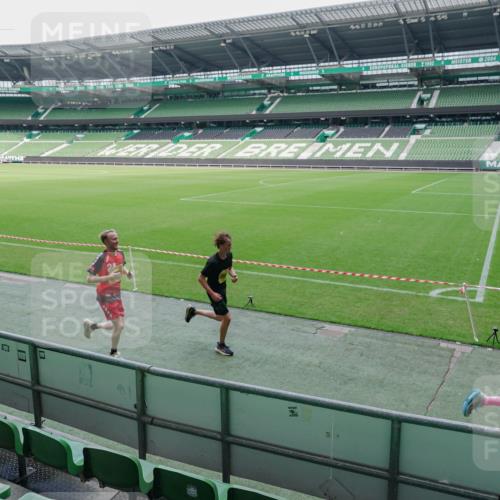 13.09.2026 - 21. swb-Marathon Bremen Michael Burmester http://msf.ph/oto/10488332 13.09.2026 10:22:40 Laufen im Stadion 10244, 10302, 10441, 10575, 10926, 11083, 11127, 11142, 11198, 11227, 11338, 11454, 11619, 11713, 11721, 11738, 11854, 11916, 11944, 12003, 12053, 12209, 12339, 12370, 12395, 12456, 12520, 12538, 13507, 13513, 13519, 13535, 13539, 13548, 13551, 13553, 13556, 13559, 13563, 13568, 13584, 13587, 13606, 13608, 13616, 13636, 13641, 10366, 10475, 11481, 11652, 12457, 13530, 13533, 13534, 13536, 13541, 13543, 13550, 13554, 13564 meine-sportfotos.de