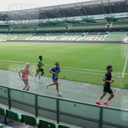13.09.2026 - 21. swb-Marathon Bremen Michael Burmester http://msf.ph/oto/10488346 13.09.2026 10:23:25 Laufen im Stadion 10235, 10302, 10341, 10441, 10520, 10575, 10592, 10618, 10782, 10926, 11042, 11127, 11143, 11198, 11201, 11227, 11338, 11373, 11426, 11454, 11628, 11713, 11721, 11738, 11779, 11895, 11903, 11944, 12003, 12053, 12144, 12209, 12246, 12339, 12370, 12395, 12404, 12468, 12469, 12477, 12538, 13507, 13513, 13519, 13520, 13535, 13539, 13553, 13556, 13559, 13563, 13566, 13580, 13584, 13586, 13587, 13616, 13641, 10366, 10475, 11481, 11652, 13530, 13534, 13541, 13550 meine-sportfotos.de
