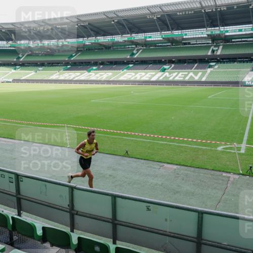 13.09.2026 - 21. swb-Marathon Bremen Michael Burmester http://msf.ph/oto/10488368 13.09.2026 10:24:35 Laufen im Stadion 10143, 10235, 10328, 10336, 10337, 10341, 10358, 10456, 10520, 10592, 10593, 10618, 10632, 10775, 10782, 10816, 10861, 10972, 11042, 11143, 11201, 11265, 11373, 11375, 11426, 11442, 11468, 11527, 11607, 11615, 11628, 11630, 11632, 11704, 11713, 11758, 11779, 11826, 11895, 11903, 11948, 12053, 12144, 12246, 12281, 12339, 12404, 12406, 12426, 12442, 12468, 12469, 12477, 12525, 13509, 13520, 13563, 13566, 13580, 13585, 13586 meine-sportfotos.de
