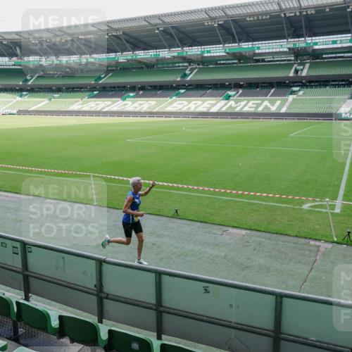 13.09.2026 - 21. swb-Marathon Bremen Michael Burmester http://msf.ph/oto/10488375 13.09.2026 10:24:43 Laufen im Stadion 10143, 10235, 10312, 10328, 10336, 10337, 10341, 10358, 10456, 10520, 10592, 10593, 10618, 10632, 10775, 10782, 10816, 10861, 10972, 10988, 11042, 11108, 11143, 11201, 11265, 11373, 11375, 11426, 11442, 11447, 11468, 11527, 11607, 11615, 11628, 11630, 11632, 11704, 11713, 11758, 11779, 11826, 11895, 11903, 11948, 12144, 12246, 12281, 12404, 12406, 12426, 12442, 12468, 12469, 12477, 12525, 13509, 13520, 13563, 13566, 13580, 13585, 13586 meine-sportfotos.de