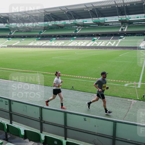 13.09.2026 - 21. swb-Marathon Bremen Michael Burmester http://msf.ph/oto/10488389 13.09.2026 10:25:32 Laufen im Stadion 10143, 10228, 10312, 10328, 10336, 10337, 10342, 10346, 10358, 10398, 10447, 10454, 10456, 10593, 10618, 10632, 10735, 10742, 10775, 10806, 10816, 10861, 10866, 10972, 10987, 10988, 11015, 11019, 11020, 11088, 11108, 11143, 11155, 11187, 11199, 11209, 11232, 11265, 11312, 11375, 11442, 11447, 11468, 11527, 11607, 11615, 11630, 11632, 11704, 11758, 11779, 11826, 11895, 11948, 12246, 12281, 12406, 12426, 12442, 12525, 13509, 13520, 13585, 13586 meine-sportfotos.de