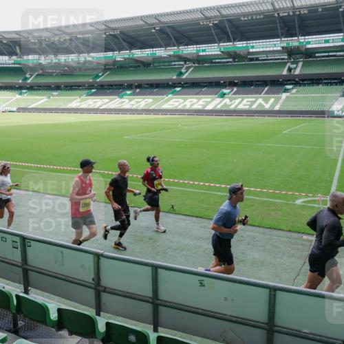 13.09.2026 - 21. swb-Marathon Bremen Michael Burmester http://msf.ph/oto/10488401 13.09.2026 10:26:09 Laufen im Stadion 10143, 10210, 10214, 10228, 10312, 10318, 10319, 10336, 10342, 10346, 10352, 10358, 10398, 10436, 10445, 10447, 10454, 10456, 10464, 10504, 10536, 10541, 10583, 10593, 10632, 10735, 10742, 10775, 10806, 10807, 10816, 10861, 10866, 10873, 10987, 10988, 10992, 11015, 11019, 11020, 11063, 11088, 11108, 11130, 11135, 11155, 11187, 11199, 11209, 11232, 11265, 11312, 11375, 11447, 11468, 11527, 11607, 11615, 11704, 11758, 11948, 12281, 12406, 12426, 13509 meine-sportfotos.de