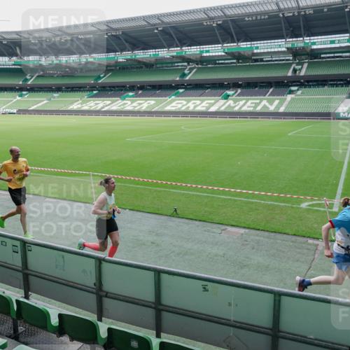 13.09.2026 - 21. swb-Marathon Bremen Michael Burmester http://msf.ph/oto/10488452 13.09.2026 10:27:25 Laufen im Stadion 10096, 10142, 10172, 10189, 10210, 10214, 10223, 10228, 10231, 10269, 10270, 10289, 10293, 10310, 10318, 10319, 10329, 10352, 10393, 10436, 10445, 10447, 10454, 10464, 10489, 10504, 10508, 10514, 10536, 10541, 10566, 10583, 10594, 10628, 10638, 10735, 10744, 10806, 10807, 10814, 10846, 10860, 10866, 10873, 10897, 10898, 10917, 10956, 10992, 11015, 11060, 11063, 11076, 11110, 11111, 11130, 11135, 11148, 11155, 11187, 11193, 11196, 11199, 11209, 11232 meine-sportfotos.de