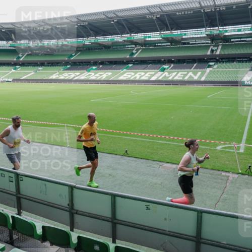 13.09.2026 - 21. swb-Marathon Bremen Michael Burmester http://msf.ph/oto/10488453 13.09.2026 10:27:26 Laufen im Stadion 10096, 10142, 10172, 10189, 10210, 10214, 10223, 10228, 10231, 10269, 10270, 10289, 10293, 10310, 10318, 10319, 10329, 10352, 10393, 10436, 10445, 10447, 10454, 10464, 10489, 10504, 10508, 10514, 10536, 10541, 10566, 10583, 10594, 10628, 10638, 10735, 10744, 10807, 10814, 10846, 10860, 10866, 10873, 10897, 10898, 10917, 10956, 10992, 11015, 11060, 11063, 11076, 11092, 11110, 11111, 11130, 11135, 11148, 11155, 11187, 11193, 11196, 11199, 11209, 11232 meine-sportfotos.de