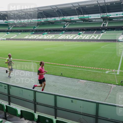 13.09.2026 - 21. swb-Marathon Bremen Michael Burmester http://msf.ph/oto/10488471 13.09.2026 10:27:52 Laufen im Stadion 10096, 10142, 10172, 10189, 10214, 10223, 10231, 10269, 10270, 10289, 10293, 10294, 10310, 10316, 10318, 10319, 10329, 10352, 10393, 10436, 10445, 10464, 10489, 10504, 10508, 10514, 10536, 10538, 10541, 10544, 10566, 10583, 10594, 10628, 10638, 10655, 10709, 10744, 10770, 10807, 10814, 10835, 10846, 10860, 10873, 10897, 10898, 10917, 10956, 10992, 10993, 11035, 11058, 11060, 11063, 11076, 11087, 11092, 11110, 11111, 11130, 11135, 11148, 11193, 11196 meine-sportfotos.de