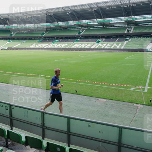 13.09.2026 - 21. swb-Marathon Bremen Michael Burmester http://msf.ph/oto/10488477 13.09.2026 10:28:05 Laufen im Stadion 10096, 10142, 10172, 10189, 10223, 10231, 10267, 10269, 10270, 10289, 10293, 10294, 10310, 10316, 10319, 10329, 10393, 10421, 10464, 10489, 10504, 10508, 10514, 10525, 10538, 10541, 10544, 10566, 10583, 10594, 10628, 10638, 10655, 10709, 10739, 10744, 10770, 10814, 10835, 10846, 10860, 10873, 10876, 10897, 10898, 10910, 10917, 10923, 10956, 10992, 10993, 11005, 11018, 11035, 11058, 11060, 11063, 11076, 11087, 11092, 11110, 11111, 11148, 11193, 11196 meine-sportfotos.de