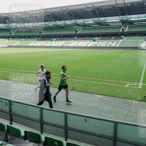 13.09.2026 - 21. swb-Marathon Bremen Michael Burmester http://msf.ph/oto/10488490 13.09.2026 10:28:28 Laufen im Stadion 10142, 10170, 10183, 10189, 10200, 10223, 10231, 10267, 10269, 10270, 10293, 10294, 10310, 10316, 10329, 10348, 10393, 10421, 10489, 10508, 10514, 10525, 10538, 10544, 10566, 10594, 10638, 10655, 10709, 10739, 10763, 10770, 10814, 10835, 10840, 10846, 10860, 10876, 10897, 10898, 10910, 10917, 10923, 10956, 10993, 11005, 11007, 11018, 11035, 11058, 11060, 11076, 11087, 11092, 11110, 11111, 11148, 11196 meine-sportfotos.de
