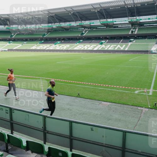 13.09.2026 - 21. swb-Marathon Bremen Michael Burmester http://msf.ph/oto/10488494 13.09.2026 10:28:33 Laufen im Stadion 10142, 10170, 10183, 10189, 10200, 10223, 10267, 10269, 10270, 10293, 10294, 10310, 10316, 10329, 10348, 10381, 10393, 10421, 10426, 10489, 10508, 10525, 10538, 10544, 10566, 10594, 10655, 10709, 10739, 10763, 10770, 10814, 10835, 10840, 10846, 10860, 10876, 10897, 10898, 10910, 10917, 10923, 10993, 11005, 11007, 11018, 11035, 11058, 11060, 11076, 11087, 11092, 11110, 11111, 11148, 11196 meine-sportfotos.de