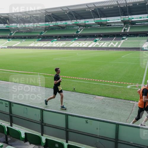 13.09.2026 - 21. swb-Marathon Bremen Michael Burmester http://msf.ph/oto/10488497 13.09.2026 10:28:36 Laufen im Stadion 10142, 10170, 10183, 10189, 10200, 10223, 10267, 10269, 10270, 10293, 10294, 10310, 10316, 10329, 10348, 10381, 10393, 10421, 10426, 10489, 10508, 10525, 10537, 10538, 10544, 10566, 10594, 10655, 10709, 10739, 10763, 10770, 10814, 10835, 10840, 10846, 10860, 10876, 10897, 10898, 10910, 10917, 10923, 10966, 10993, 11005, 11007, 11018, 11035, 11058, 11060, 11076, 11087, 11092, 11110, 11111, 11148, 11196 meine-sportfotos.de