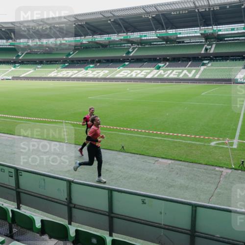 13.09.2026 - 21. swb-Marathon Bremen Michael Burmester http://msf.ph/oto/10488498 13.09.2026 10:28:38 Laufen im Stadion 10142, 10170, 10183, 10189, 10200, 10223, 10267, 10269, 10270, 10293, 10294, 10310, 10316, 10329, 10348, 10381, 10393, 10421, 10426, 10508, 10525, 10537, 10538, 10544, 10566, 10594, 10655, 10709, 10739, 10763, 10770, 10814, 10835, 10840, 10846, 10860, 10876, 10897, 10898, 10910, 10917, 10923, 10966, 10993, 11005, 11007, 11018, 11035, 11058, 11076, 11087, 11092, 11109, 11110, 11111, 11148, 11196 meine-sportfotos.de