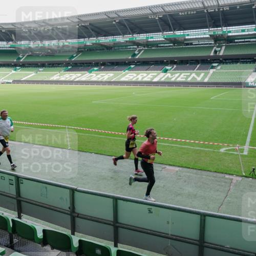 13.09.2026 - 21. swb-Marathon Bremen Michael Burmester http://msf.ph/oto/10488499 13.09.2026 10:28:38 Laufen im Stadion 10142, 10170, 10183, 10189, 10200, 10223, 10267, 10269, 10270, 10293, 10294, 10310, 10316, 10329, 10348, 10381, 10393, 10421, 10426, 10508, 10525, 10537, 10538, 10544, 10566, 10594, 10655, 10709, 10739, 10763, 10770, 10814, 10835, 10840, 10846, 10860, 10876, 10897, 10898, 10910, 10917, 10923, 10966, 10993, 11005, 11007, 11018, 11035, 11058, 11076, 11087, 11092, 11109, 11110, 11111, 11148, 11196 meine-sportfotos.de