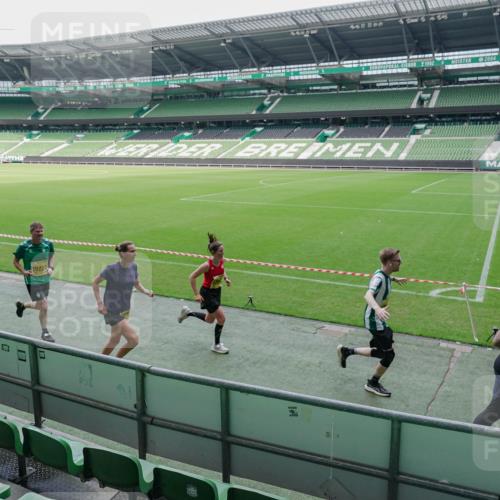 13.09.2026 - 21. swb-Marathon Bremen Michael Burmester http://msf.ph/oto/10488503 13.09.2026 10:28:42 Laufen im Stadion 10142, 10170, 10183, 10189, 10200, 10223, 10267, 10269, 10270, 10293, 10294, 10310, 10316, 10329, 10348, 10381, 10393, 10421, 10426, 10508, 10525, 10537, 10538, 10544, 10566, 10594, 10655, 10709, 10739, 10763, 10770, 10814, 10835, 10840, 10846, 10860, 10876, 10897, 10898, 10910, 10917, 10923, 10966, 10993, 11005, 11007, 11018, 11035, 11058, 11076, 11087, 11092, 11109, 11111, 11148 meine-sportfotos.de