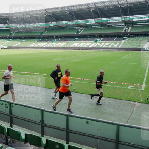 13.09.2026 - 21. swb-Marathon Bremen Michael Burmester http://msf.ph/oto/10488531 13.09.2026 10:29:19 Laufen im Stadion 10162, 10170, 10183, 10189, 10193, 10200, 10218, 10233, 10253, 10267, 10270, 10293, 10294, 10316, 10329, 10334, 10348, 10381, 10392, 10393, 10421, 10426, 10452, 10467, 10508, 10525, 10537, 10538, 10544, 10585, 10594, 10655, 10709, 10734, 10739, 10761, 10763, 10764, 10770, 10814, 10825, 10827, 10835, 10840, 10876, 10887, 10906, 10910, 10917, 10923, 10966, 10993, 11005, 11007, 11018, 11035, 11058, 11087, 11092, 11109, 11128 meine-sportfotos.de