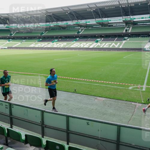 13.09.2026 - 21. swb-Marathon Bremen Michael Burmester http://msf.ph/oto/10488535 13.09.2026 10:29:24 Laufen im Stadion 10162, 10170, 10183, 10189, 10193, 10200, 10218, 10233, 10253, 10267, 10270, 10294, 10316, 10329, 10334, 10348, 10381, 10392, 10421, 10426, 10452, 10467, 10508, 10525, 10537, 10538, 10544, 10585, 10594, 10652, 10655, 10709, 10734, 10739, 10761, 10763, 10764, 10770, 10808, 10814, 10825, 10827, 10835, 10840, 10876, 10887, 10906, 10910, 10923, 10966, 10993, 11002, 11005, 11007, 11018, 11035, 11058, 11087, 11092, 11109, 11128 meine-sportfotos.de