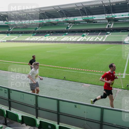 13.09.2026 - 21. swb-Marathon Bremen Michael Burmester http://msf.ph/oto/10488540 13.09.2026 10:29:30 Laufen im Stadion 10162, 10170, 10183, 10193, 10200, 10218, 10233, 10253, 10267, 10270, 10294, 10316, 10329, 10334, 10348, 10381, 10392, 10421, 10426, 10452, 10467, 10525, 10537, 10538, 10544, 10585, 10641, 10652, 10655, 10709, 10734, 10739, 10761, 10763, 10764, 10770, 10780, 10808, 10814, 10825, 10827, 10835, 10840, 10876, 10887, 10906, 10910, 10923, 10966, 10993, 11002, 11005, 11007, 11018, 11035, 11058, 11087, 11092, 11109, 11128 meine-sportfotos.de