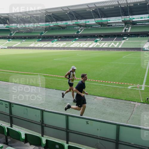 13.09.2026 - 21. swb-Marathon Bremen Michael Burmester http://msf.ph/oto/10488544 13.09.2026 10:29:36 Laufen im Stadion 10162, 10170, 10183, 10193, 10200, 10218, 10233, 10253, 10267, 10270, 10294, 10316, 10334, 10348, 10381, 10392, 10421, 10426, 10452, 10467, 10515, 10525, 10537, 10538, 10544, 10585, 10588, 10641, 10652, 10655, 10709, 10734, 10739, 10761, 10763, 10764, 10770, 10780, 10808, 10825, 10827, 10835, 10837, 10840, 10876, 10887, 10906, 10910, 10923, 10966, 10984, 10993, 11002, 11005, 11007, 11018, 11035, 11058, 11087, 11092, 11109, 11128 meine-sportfotos.de