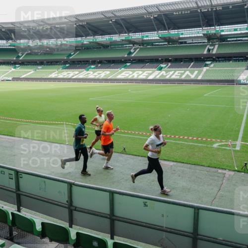 13.09.2026 - 21. swb-Marathon Bremen Michael Burmester http://msf.ph/oto/10488547 13.09.2026 10:29:43 Laufen im Stadion 10162, 10170, 10183, 10193, 10200, 10218, 10233, 10253, 10267, 10294, 10316, 10334, 10348, 10381, 10392, 10421, 10426, 10452, 10467, 10515, 10525, 10537, 10538, 10544, 10585, 10588, 10641, 10652, 10655, 10709, 10734, 10739, 10761, 10763, 10764, 10780, 10808, 10825, 10827, 10835, 10837, 10840, 10862, 10863, 10876, 10884, 10887, 10906, 10910, 10923, 10966, 10984, 10993, 11002, 11005, 11007, 11018, 11035, 11058, 11087, 11109, 11128 meine-sportfotos.de
