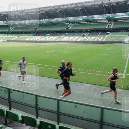 13.09.2026 - 21. swb-Marathon Bremen Michael Burmester http://msf.ph/oto/10488552 13.09.2026 10:29:49 Laufen im Stadion 10162, 10170, 10183, 10193, 10200, 10218, 10233, 10253, 10267, 10294, 10304, 10316, 10334, 10339, 10348, 10359, 10381, 10392, 10421, 10426, 10452, 10467, 10515, 10525, 10537, 10538, 10544, 10585, 10588, 10641, 10652, 10655, 10709, 10734, 10739, 10761, 10763, 10764, 10780, 10808, 10825, 10827, 10835, 10837, 10840, 10862, 10863, 10876, 10884, 10887, 10906, 10910, 10923, 10966, 10984, 10993, 11002, 11005, 11007, 11018, 11035, 11038, 11058, 11109, 11128 meine-sportfotos.de