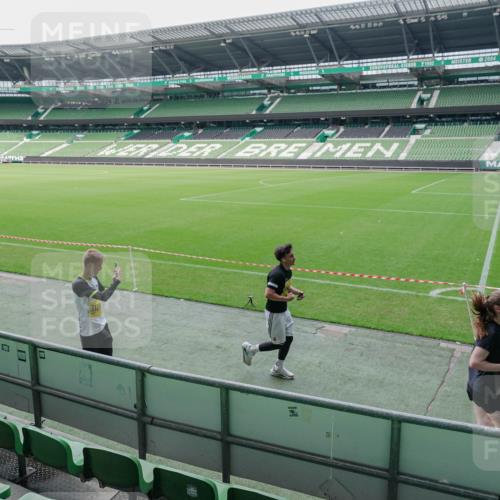 13.09.2026 - 21. swb-Marathon Bremen Michael Burmester http://msf.ph/oto/10488572 13.09.2026 10:30:17 Laufen im Stadion 10141, 10162, 10170, 10174, 10183, 10193, 10200, 10218, 10227, 10233, 10253, 10281, 10304, 10334, 10339, 10348, 10359, 10381, 10392, 10426, 10448, 10452, 10467, 10515, 10537, 10585, 10588, 10641, 10652, 10714, 10734, 10757, 10761, 10763, 10764, 10765, 10780, 10808, 10821, 10822, 10825, 10827, 10837, 10838, 10840, 10862, 10863, 10884, 10886, 10887, 10906, 10966, 10984, 11002, 11007, 11018, 11038, 11109, 11128, 11206, 11350 meine-sportfotos.de