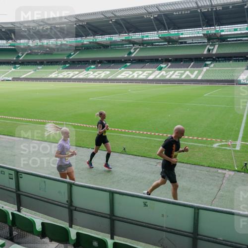 13.09.2026 - 21. swb-Marathon Bremen Michael Burmester http://msf.ph/oto/10488577 13.09.2026 10:30:24 Laufen im Stadion 10141, 10162, 10174, 10183, 10193, 10200, 10218, 10227, 10233, 10253, 10281, 10284, 10304, 10334, 10339, 10348, 10359, 10381, 10392, 10426, 10448, 10452, 10467, 10515, 10537, 10577, 10585, 10588, 10641, 10652, 10684, 10685, 10714, 10734, 10757, 10761, 10763, 10764, 10765, 10780, 10808, 10821, 10822, 10825, 10827, 10837, 10838, 10840, 10862, 10863, 10884, 10886, 10887, 10906, 10966, 10984, 11002, 11038, 11109, 11128, 11206, 11350 meine-sportfotos.de