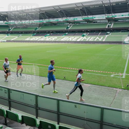 13.09.2026 - 21. swb-Marathon Bremen Michael Burmester http://msf.ph/oto/10488598 13.09.2026 10:30:56 Laufen im Stadion 10141, 10146, 10162, 10174, 10193, 10218, 10222, 10227, 10233, 10253, 10281, 10284, 10304, 10339, 10359, 10392, 10448, 10452, 10467, 10471, 10478, 10479, 10515, 10529, 10555, 10577, 10579, 10585, 10588, 10589, 10610, 10626, 10641, 10652, 10684, 10685, 10704, 10708, 10714, 10734, 10757, 10761, 10764, 10765, 10780, 10808, 10821, 10822, 10825, 10827, 10837, 10838, 10862, 10863, 10884, 10886, 10887, 10906, 10984, 11002, 11038, 11128, 11206, 11350 meine-sportfotos.de
