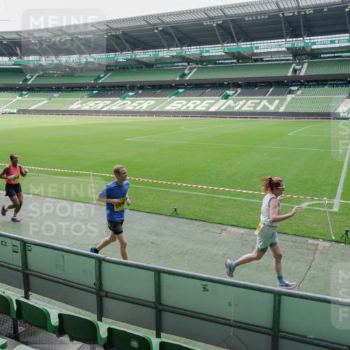 13.09.2026 - 21. swb-Marathon Bremen Michael Burmester http://msf.ph/oto/10488601 13.09.2026 10:31:05 Laufen im Stadion 10141, 10146, 10174, 10193, 10222, 10227, 10233, 10281, 10284, 10304, 10339, 10359, 10392, 10448, 10452, 10467, 10471, 10478, 10479, 10515, 10529, 10543, 10555, 10577, 10579, 10585, 10588, 10589, 10608, 10610, 10626, 10631, 10641, 10652, 10684, 10685, 10704, 10708, 10714, 10725, 10734, 10757, 10761, 10764, 10765, 10780, 10808, 10821, 10822, 10827, 10837, 10838, 10862, 10863, 10884, 10886, 10887, 10906, 10984, 11002, 11038, 11128, 11206, 11350 meine-sportfotos.de