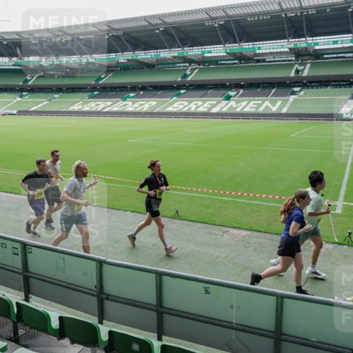 13.09.2026 - 21. swb-Marathon Bremen Michael Burmester http://msf.ph/oto/10488630 13.09.2026 10:31:34 Laufen im Stadion 10141, 10146, 10174, 10222, 10227, 10246, 10255, 10281, 10284, 10304, 10339, 10359, 10410, 10443, 10448, 10471, 10478, 10479, 10503, 10515, 10517, 10518, 10529, 10540, 10543, 10555, 10577, 10579, 10588, 10589, 10608, 10610, 10626, 10631, 10641, 10646, 10684, 10685, 10690, 10703, 10704, 10707, 10708, 10714, 10725, 10757, 10765, 10780, 10821, 10822, 10837, 10838, 10862, 10863, 10884, 10886, 10984, 11002, 11038, 11206, 11350 meine-sportfotos.de