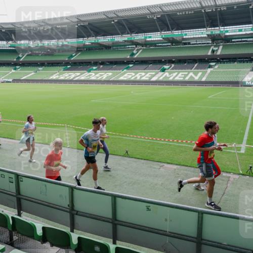 13.09.2026 - 21. swb-Marathon Bremen Michael Burmester http://msf.ph/oto/10488637 13.09.2026 10:31:40 Laufen im Stadion 10141, 10146, 10174, 10222, 10227, 10246, 10255, 10256, 10281, 10284, 10304, 10339, 10359, 10365, 10410, 10443, 10448, 10471, 10478, 10479, 10503, 10515, 10517, 10518, 10529, 10540, 10543, 10555, 10565, 10577, 10579, 10588, 10589, 10608, 10610, 10626, 10631, 10641, 10646, 10684, 10685, 10690, 10703, 10704, 10707, 10708, 10714, 10721, 10725, 10757, 10765, 10780, 10821, 10822, 10837, 10838, 10862, 10863, 10884, 10886, 10984, 11038, 11206, 11350 meine-sportfotos.de