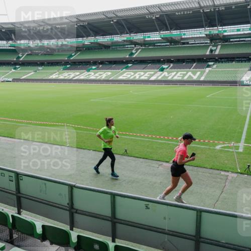 13.09.2026 - 21. swb-Marathon Bremen Michael Burmester http://msf.ph/oto/10488648 13.09.2026 10:31:50 Laufen im Stadion 10141, 10146, 10174, 10222, 10226, 10227, 10243, 10246, 10249, 10255, 10256, 10281, 10284, 10304, 10322, 10339, 10359, 10365, 10410, 10443, 10448, 10471, 10478, 10479, 10486, 10503, 10517, 10518, 10529, 10540, 10543, 10555, 10565, 10577, 10579, 10589, 10608, 10610, 10626, 10631, 10646, 10670, 10684, 10685, 10690, 10703, 10704, 10707, 10708, 10714, 10721, 10725, 10757, 10765, 10771, 10821, 10822, 10838, 10862, 10863, 10884, 10886, 11038, 11206, 11350 meine-sportfotos.de