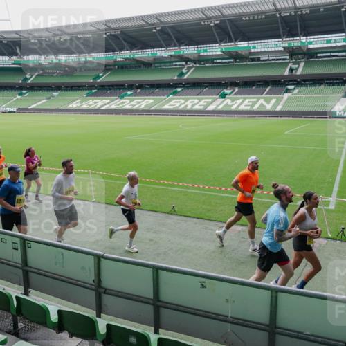 13.09.2026 - 21. swb-Marathon Bremen Michael Burmester http://msf.ph/oto/10488659 13.09.2026 10:32:05 Laufen im Stadion 10141, 10146, 10174, 10203, 10222, 10226, 10227, 10243, 10246, 10249, 10255, 10256, 10281, 10284, 10322, 10365, 10372, 10410, 10443, 10448, 10471, 10478, 10479, 10486, 10503, 10517, 10518, 10529, 10540, 10543, 10550, 10555, 10565, 10577, 10579, 10589, 10608, 10610, 10626, 10631, 10646, 10670, 10675, 10684, 10685, 10690, 10703, 10704, 10707, 10708, 10714, 10721, 10725, 10757, 10765, 10771, 10821, 10822, 10838, 10886, 11206, 11350 meine-sportfotos.de