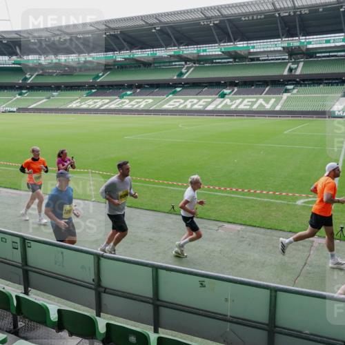 13.09.2026 - 21. swb-Marathon Bremen Michael Burmester http://msf.ph/oto/10488660 13.09.2026 10:32:05 Laufen im Stadion 10141, 10146, 10174, 10203, 10222, 10226, 10227, 10243, 10246, 10249, 10255, 10256, 10281, 10284, 10322, 10365, 10372, 10410, 10443, 10448, 10471, 10478, 10479, 10486, 10503, 10517, 10518, 10529, 10540, 10543, 10550, 10555, 10565, 10577, 10579, 10589, 10608, 10610, 10626, 10631, 10646, 10670, 10675, 10684, 10685, 10690, 10703, 10704, 10707, 10708, 10714, 10721, 10725, 10757, 10765, 10771, 10821, 10822, 10838, 10886, 11206, 11350 meine-sportfotos.de