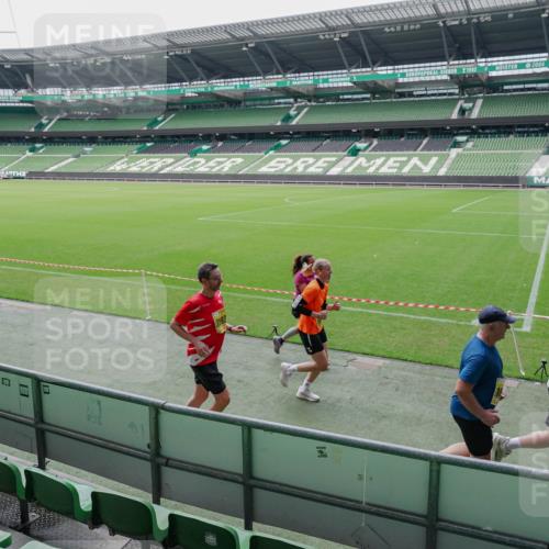 13.09.2026 - 21. swb-Marathon Bremen Michael Burmester http://msf.ph/oto/10488663 13.09.2026 10:32:06 Laufen im Stadion 10141, 10146, 10174, 10203, 10222, 10226, 10227, 10243, 10246, 10249, 10255, 10256, 10281, 10284, 10322, 10365, 10372, 10410, 10443, 10448, 10471, 10478, 10479, 10486, 10503, 10517, 10518, 10529, 10540, 10543, 10550, 10555, 10565, 10577, 10579, 10589, 10608, 10610, 10626, 10631, 10646, 10670, 10675, 10684, 10685, 10690, 10703, 10704, 10707, 10708, 10721, 10725, 10757, 10771, 10821, 10822, 10838, 10886, 11206, 11350 meine-sportfotos.de