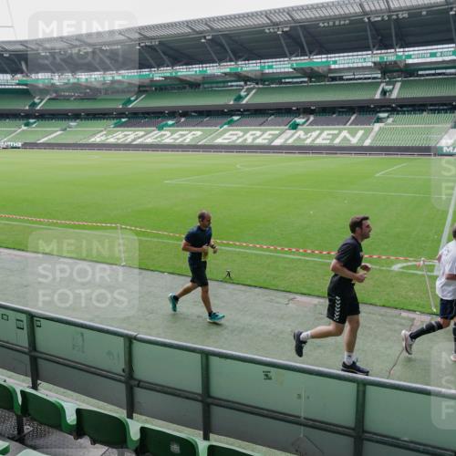 13.09.2026 - 21. swb-Marathon Bremen Michael Burmester http://msf.ph/oto/10488667 13.09.2026 10:32:12 Laufen im Stadion 10067, 10141, 10146, 10203, 10222, 10226, 10227, 10243, 10246, 10249, 10255, 10256, 10284, 10300, 10322, 10365, 10372, 10379, 10410, 10443, 10448, 10471, 10478, 10479, 10486, 10503, 10517, 10518, 10529, 10540, 10543, 10550, 10555, 10565, 10577, 10579, 10589, 10608, 10610, 10626, 10631, 10646, 10670, 10675, 10684, 10685, 10690, 10703, 10704, 10707, 10708, 10721, 10725, 10757, 10771, 10821, 10822, 10838, 11350 meine-sportfotos.de