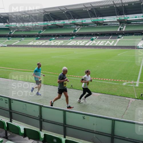 13.09.2026 - 21. swb-Marathon Bremen Michael Burmester http://msf.ph/oto/10488673 13.09.2026 10:32:23 Laufen im Stadion 10067, 10141, 10146, 10166, 10203, 10222, 10226, 10243, 10246, 10249, 10255, 10256, 10284, 10300, 10322, 10365, 10372, 10374, 10379, 10383, 10394, 10410, 10443, 10471, 10478, 10479, 10486, 10494, 10503, 10517, 10518, 10529, 10540, 10543, 10550, 10555, 10565, 10577, 10579, 10589, 10608, 10610, 10626, 10631, 10646, 10670, 10675, 10684, 10685, 10690, 10703, 10704, 10707, 10708, 10721, 10725, 10728, 10771, 10794, 11350 meine-sportfotos.de