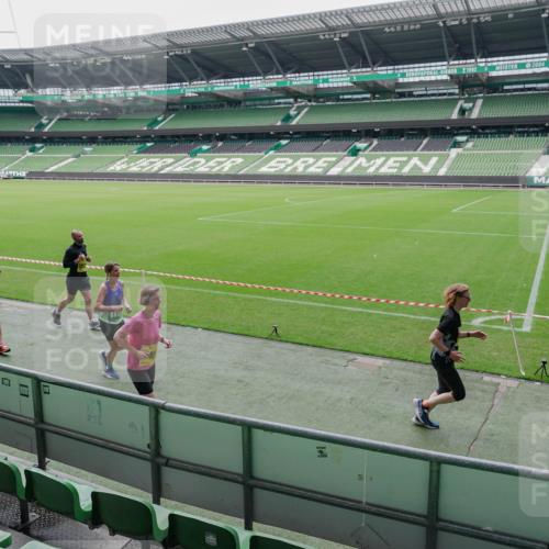 13.09.2026 - 21. swb-Marathon Bremen Michael Burmester http://msf.ph/oto/10488689 13.09.2026 10:32:42 Laufen im Stadion 10067, 10078, 10146, 10166, 10184, 10203, 10211, 10222, 10226, 10243, 10246, 10249, 10255, 10256, 10300, 10322, 10365, 10372, 10374, 10379, 10383, 10394, 10408, 10410, 10443, 10471, 10478, 10486, 10494, 10503, 10517, 10518, 10529, 10530, 10540, 10543, 10550, 10555, 10565, 10579, 10589, 10608, 10610, 10626, 10631, 10646, 10670, 10673, 10675, 10690, 10703, 10704, 10707, 10708, 10721, 10725, 10728, 10745, 10749, 10750, 10771, 10794 meine-sportfotos.de