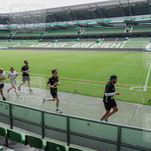 13.09.2026 - 21. swb-Marathon Bremen Michael Burmester http://msf.ph/oto/10488699 13.09.2026 10:32:51 Laufen im Stadion 10067, 10078, 10146, 10166, 10184, 10203, 10211, 10222, 10226, 10236, 10243, 10246, 10249, 10255, 10256, 10300, 10322, 10365, 10372, 10374, 10379, 10383, 10394, 10408, 10410, 10423, 10443, 10486, 10494, 10503, 10517, 10518, 10529, 10530, 10540, 10543, 10550, 10555, 10565, 10578, 10589, 10608, 10610, 10626, 10631, 10646, 10670, 10673, 10675, 10687, 10690, 10703, 10704, 10707, 10708, 10721, 10725, 10728, 10745, 10749, 10750, 10771, 10788, 10794, 10809 meine-sportfotos.de