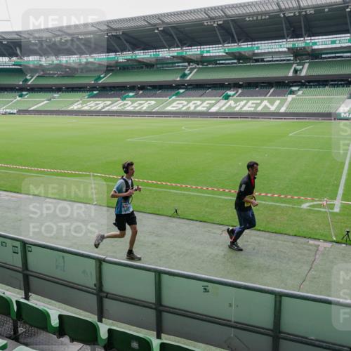 13.09.2026 - 21. swb-Marathon Bremen Michael Burmester http://msf.ph/oto/10488708 13.09.2026 10:33:02 Laufen im Stadion 10018, 10067, 10078, 10166, 10184, 10203, 10211, 10226, 10236, 10243, 10246, 10249, 10255, 10256, 10297, 10300, 10322, 10365, 10372, 10374, 10379, 10383, 10394, 10408, 10410, 10423, 10428, 10443, 10486, 10494, 10503, 10517, 10518, 10529, 10530, 10540, 10543, 10550, 10565, 10578, 10608, 10631, 10646, 10670, 10673, 10675, 10687, 10690, 10691, 10703, 10704, 10707, 10721, 10725, 10728, 10745, 10749, 10750, 10771, 10772, 10787, 10788, 10794, 10809 meine-sportfotos.de