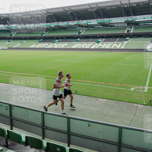 13.09.2026 - 21. swb-Marathon Bremen Michael Burmester http://msf.ph/oto/10488710 13.09.2026 10:33:09 Laufen im Stadion 10018, 10067, 10078, 10166, 10184, 10203, 10211, 10226, 10236, 10243, 10246, 10249, 10255, 10256, 10297, 10300, 10322, 10355, 10365, 10372, 10374, 10379, 10383, 10394, 10408, 10410, 10423, 10428, 10443, 10486, 10494, 10503, 10517, 10518, 10530, 10540, 10543, 10550, 10565, 10578, 10608, 10631, 10646, 10670, 10673, 10675, 10687, 10690, 10691, 10703, 10707, 10721, 10725, 10728, 10745, 10749, 10750, 10771, 10772, 10787, 10788, 10794, 10809 meine-sportfotos.de
