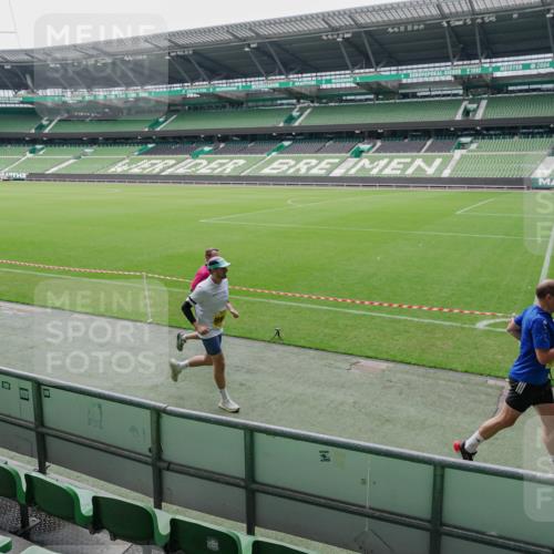 13.09.2026 - 21. swb-Marathon Bremen Michael Burmester http://msf.ph/oto/10488715 13.09.2026 10:33:20 Laufen im Stadion 10018, 10067, 10078, 10166, 10177, 10184, 10203, 10211, 10226, 10236, 10240, 10243, 10246, 10249, 10256, 10297, 10300, 10322, 10355, 10365, 10372, 10374, 10379, 10383, 10394, 10408, 10410, 10415, 10423, 10428, 10443, 10486, 10494, 10517, 10518, 10530, 10540, 10550, 10565, 10578, 10604, 10646, 10668, 10670, 10673, 10675, 10687, 10690, 10691, 10699, 10703, 10707, 10721, 10728, 10745, 10749, 10750, 10771, 10772, 10787, 10788, 10794, 10809, 10857 meine-sportfotos.de