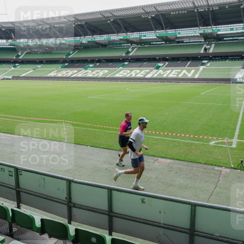 13.09.2026 - 21. swb-Marathon Bremen Michael Burmester http://msf.ph/oto/10488716 13.09.2026 10:33:21 Laufen im Stadion 10018, 10067, 10078, 10166, 10177, 10184, 10203, 10211, 10226, 10236, 10240, 10243, 10246, 10249, 10256, 10297, 10300, 10322, 10355, 10365, 10372, 10374, 10379, 10383, 10394, 10408, 10410, 10415, 10423, 10428, 10443, 10486, 10494, 10517, 10518, 10530, 10540, 10550, 10565, 10578, 10604, 10646, 10668, 10670, 10673, 10675, 10687, 10690, 10691, 10699, 10703, 10707, 10721, 10728, 10745, 10749, 10750, 10771, 10772, 10787, 10788, 10794, 10809, 10857 meine-sportfotos.de