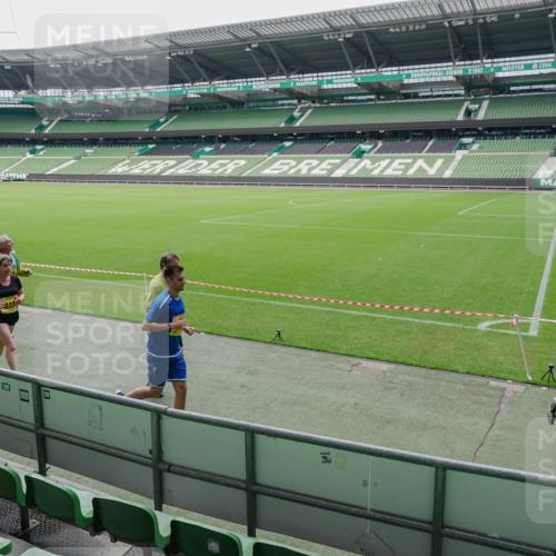 13.09.2026 - 21. swb-Marathon Bremen Michael Burmester http://msf.ph/oto/10488725 13.09.2026 10:33:33 Laufen im Stadion 10018, 10067, 10078, 10166, 10177, 10184, 10203, 10211, 10226, 10236, 10240, 10243, 10246, 10249, 10254, 10256, 10297, 10300, 10322, 10355, 10365, 10372, 10374, 10379, 10383, 10394, 10408, 10410, 10415, 10423, 10428, 10460, 10486, 10494, 10517, 10518, 10530, 10550, 10565, 10578, 10604, 10668, 10670, 10673, 10675, 10687, 10690, 10691, 10699, 10700, 10707, 10721, 10728, 10745, 10749, 10750, 10771, 10772, 10787, 10788, 10794, 10809, 10857, 10867, 11126 meine-sportfotos.de