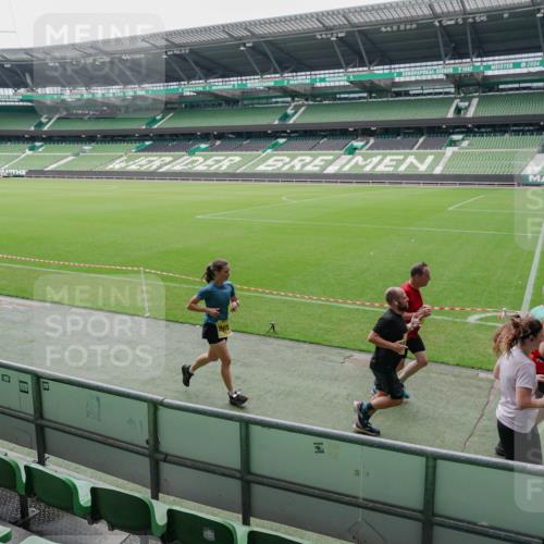 13.09.2026 - 21. swb-Marathon Bremen Michael Burmester http://msf.ph/oto/10488729 13.09.2026 10:33:39 Laufen im Stadion 10018, 10067, 10078, 10166, 10177, 10184, 10203, 10211, 10226, 10236, 10240, 10243, 10249, 10254, 10256, 10297, 10300, 10322, 10355, 10356, 10365, 10372, 10374, 10379, 10383, 10394, 10408, 10410, 10415, 10423, 10428, 10460, 10486, 10494, 10517, 10530, 10550, 10565, 10578, 10604, 10668, 10670, 10673, 10675, 10687, 10690, 10691, 10699, 10700, 10707, 10721, 10728, 10745, 10749, 10750, 10771, 10772, 10787, 10788, 10794, 10809, 10828, 10857, 10867, 10914, 11126 meine-sportfotos.de