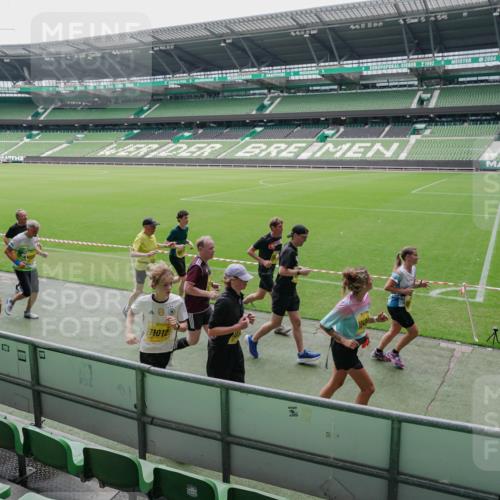 13.09.2026 - 21. swb-Marathon Bremen Michael Burmester http://msf.ph/oto/10488740 13.09.2026 10:33:53 Laufen im Stadion 10018, 10067, 10078, 10147, 10166, 10177, 10184, 10203, 10211, 10226, 10236, 10240, 10243, 10249, 10254, 10297, 10300, 10322, 10355, 10356, 10367, 10368, 10372, 10374, 10379, 10383, 10394, 10408, 10415, 10423, 10428, 10460, 10486, 10494, 10530, 10550, 10578, 10604, 10639, 10668, 10669, 10670, 10673, 10675, 10687, 10691, 10699, 10700, 10728, 10745, 10749, 10750, 10771, 10772, 10787, 10788, 10794, 10809, 10828, 10857, 10867, 10914, 11126, 11162, 11343, 11803 meine-sportfotos.de