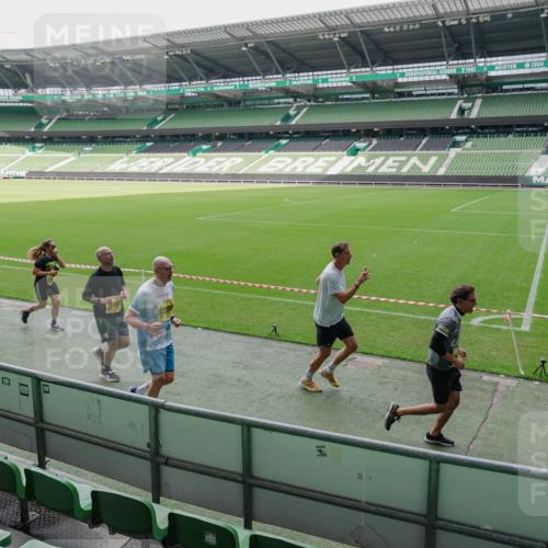 13.09.2026 - 21. swb-Marathon Bremen Michael Burmester http://msf.ph/oto/10488779 13.09.2026 10:34:37 Laufen im Stadion 10018, 10093, 10144, 10147, 10157, 10175, 10177, 10184, 10185, 10211, 10236, 10240, 10245, 10254, 10297, 10355, 10356, 10367, 10368, 10369, 10377, 10408, 10415, 10423, 10427, 10428, 10460, 10485, 10492, 10528, 10530, 10559, 10578, 10604, 10639, 10668, 10669, 10673, 10677, 10687, 10691, 10699, 10700, 10715, 10745, 10749, 10750, 10772, 10787, 10788, 10809, 10828, 10857, 10867, 10914, 10928, 11126, 11162, 11343, 11803, 10146, 10222, 10626 meine-sportfotos.de