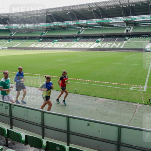 13.09.2026 - 21. swb-Marathon Bremen Michael Burmester http://msf.ph/oto/10488787 13.09.2026 10:34:46 Laufen im Stadion 10018, 10093, 10144, 10147, 10157, 10173, 10175, 10177, 10181, 10185, 10236, 10240, 10245, 10254, 10297, 10309, 10355, 10356, 10367, 10368, 10369, 10377, 10415, 10423, 10427, 10428, 10460, 10485, 10492, 10528, 10559, 10578, 10604, 10636, 10639, 10668, 10669, 10673, 10677, 10687, 10691, 10699, 10700, 10715, 10750, 10772, 10787, 10788, 10809, 10828, 10857, 10867, 10914, 10928, 11126, 11162, 11343, 11803, 10146, 10222, 10626 meine-sportfotos.de