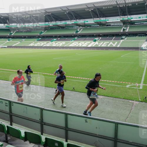 13.09.2026 - 21. swb-Marathon Bremen Michael Burmester http://msf.ph/oto/10488790 13.09.2026 10:34:50 Laufen im Stadion 10018, 10093, 10144, 10147, 10157, 10173, 10175, 10177, 10181, 10185, 10236, 10240, 10245, 10254, 10297, 10309, 10355, 10356, 10367, 10368, 10369, 10377, 10415, 10423, 10427, 10428, 10460, 10485, 10492, 10528, 10559, 10578, 10604, 10636, 10639, 10668, 10669, 10673, 10677, 10687, 10691, 10699, 10700, 10715, 10772, 10787, 10788, 10809, 10828, 10857, 10867, 10914, 10928, 11126, 11162, 11343, 11803, 10146, 10222, 10626 meine-sportfotos.de