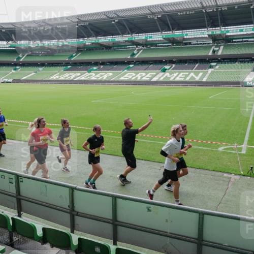 13.09.2026 - 21. swb-Marathon Bremen Michael Burmester http://msf.ph/oto/10488810 13.09.2026 10:35:14 Laufen im Stadion 10093, 10144, 10147, 10152, 10157, 10173, 10175, 10177, 10181, 10182, 10185, 10195, 10240, 10245, 10254, 10306, 10309, 10355, 10356, 10357, 10367, 10368, 10369, 10377, 10409, 10415, 10427, 10460, 10473, 10477, 10485, 10492, 10528, 10559, 10604, 10617, 10636, 10639, 10668, 10669, 10671, 10672, 10677, 10699, 10700, 10715, 10772, 10828, 10857, 10867, 10914, 10928, 11126, 11162, 11343, 11803, 10146, 10222, 10626 meine-sportfotos.de
